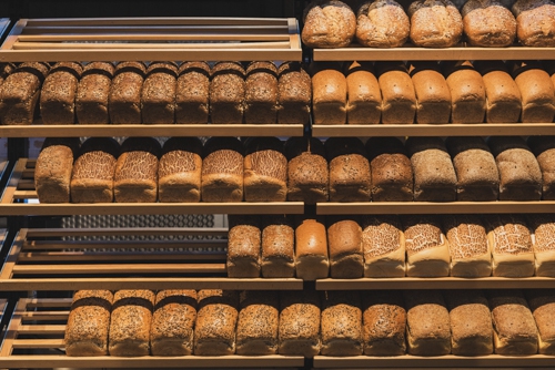 NVB en VBZ slaan handen ineen: voedselverspilling broodbakkerijen bijna gehalveerd