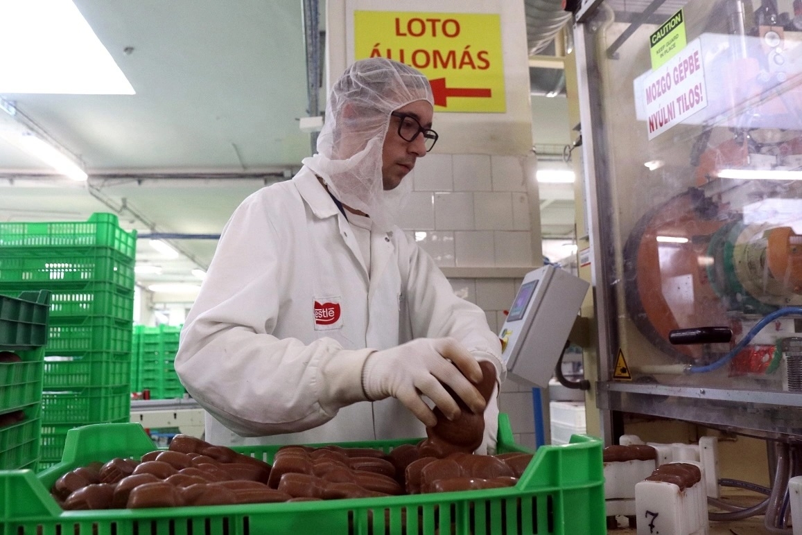 Nestl&eacute; sluit Hongaarse chocoladefabriek